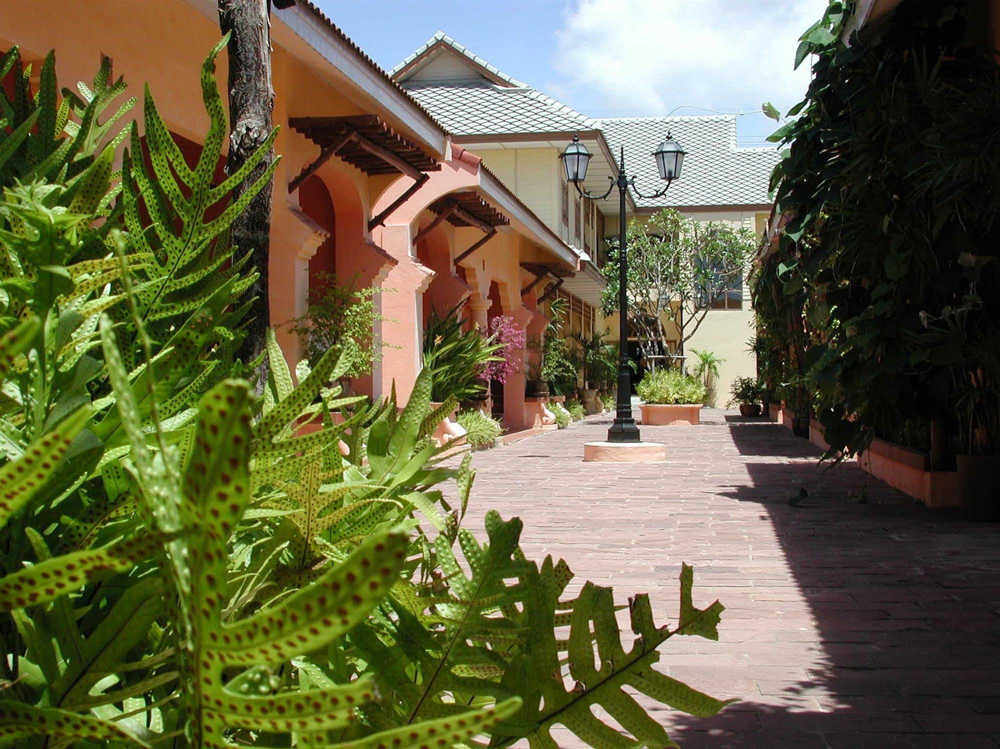 Baan Rajdamnern Hua Hin Hotel Luaran gambar